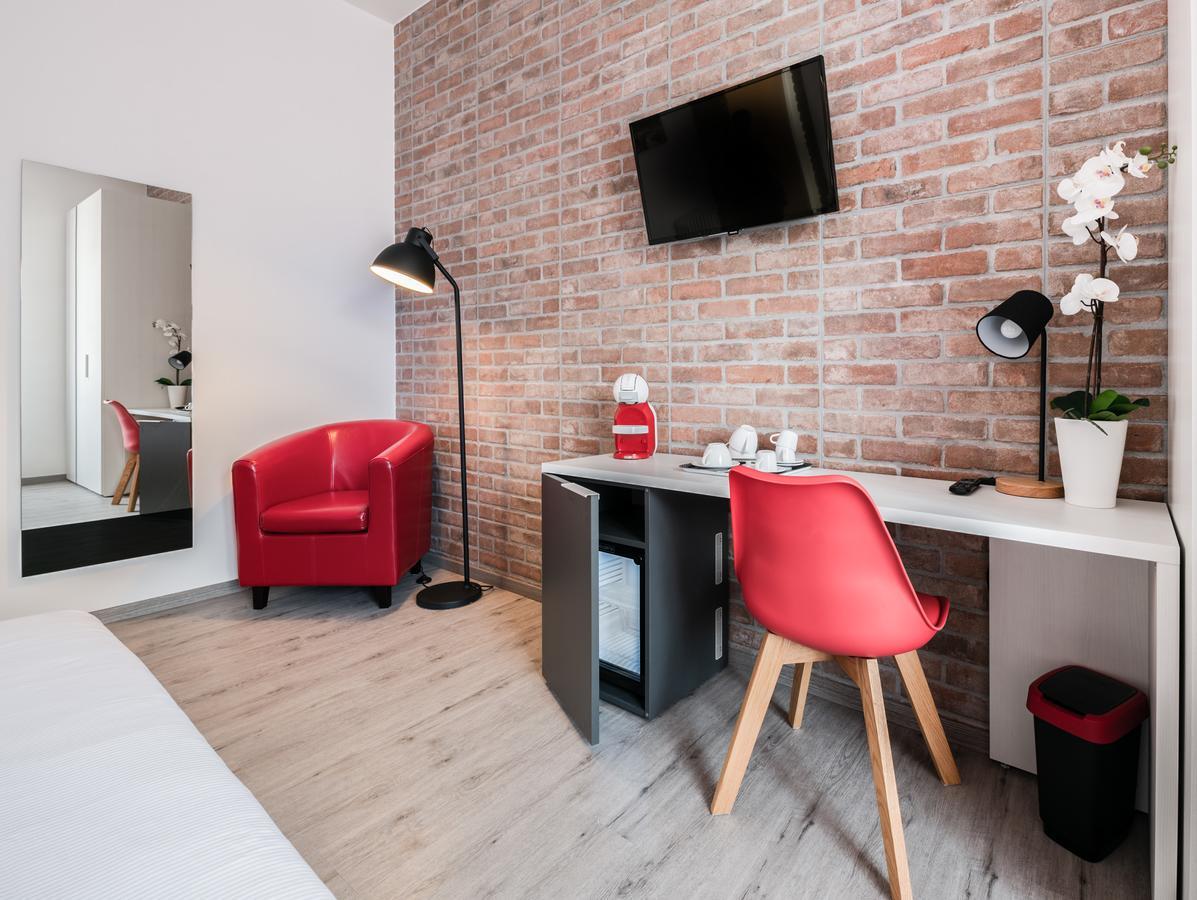 Lele Rooms San Lorenzo Рим Екстериор снимка