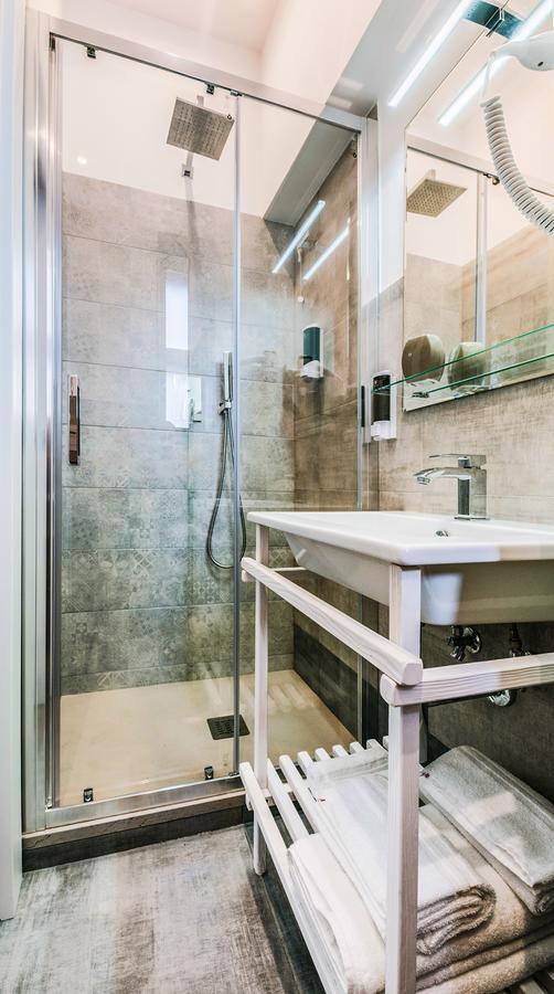 Lele Rooms San Lorenzo Рим Екстериор снимка