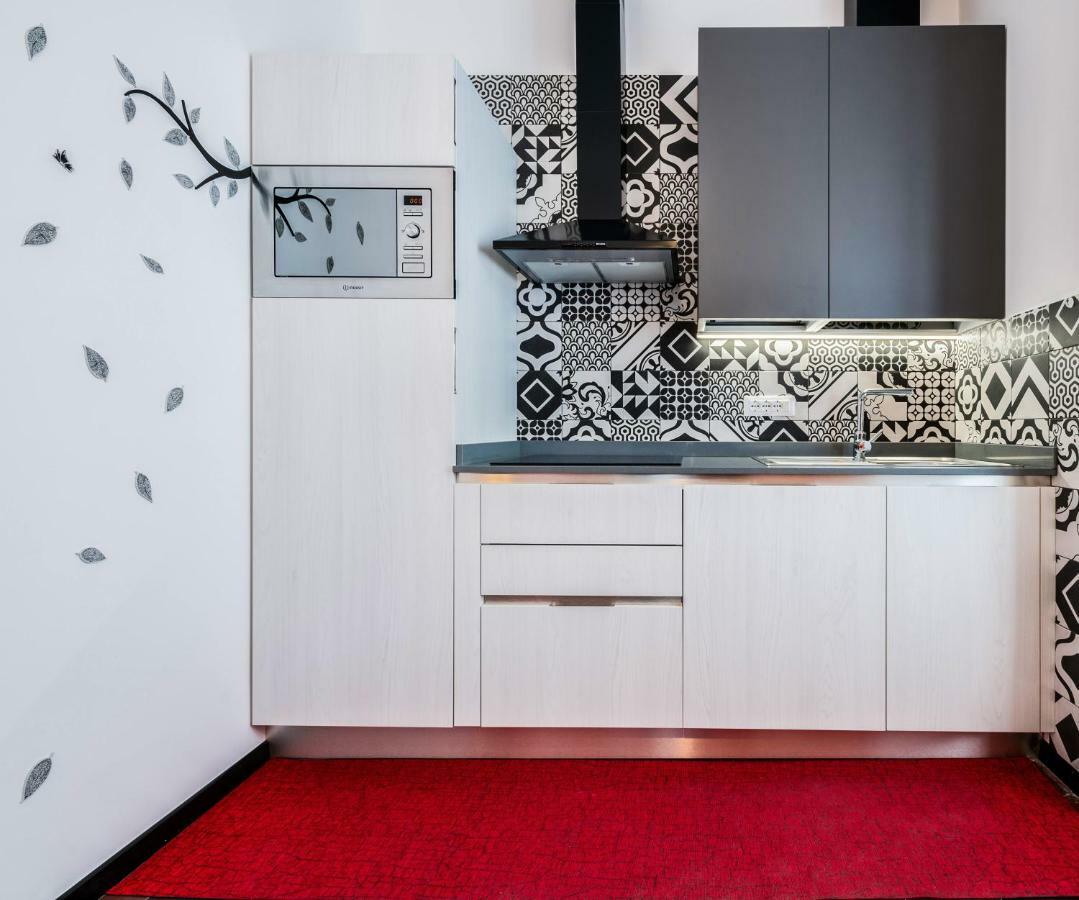 Lele Rooms San Lorenzo Рим Екстериор снимка